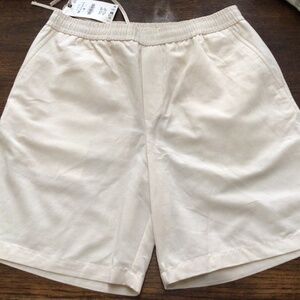 Zara brand new cream colored tie string closure shorts. Size M NWT